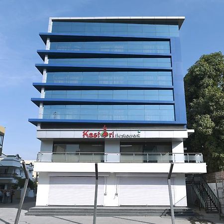 Hotel Sach Regency Ānand Buitenkant foto